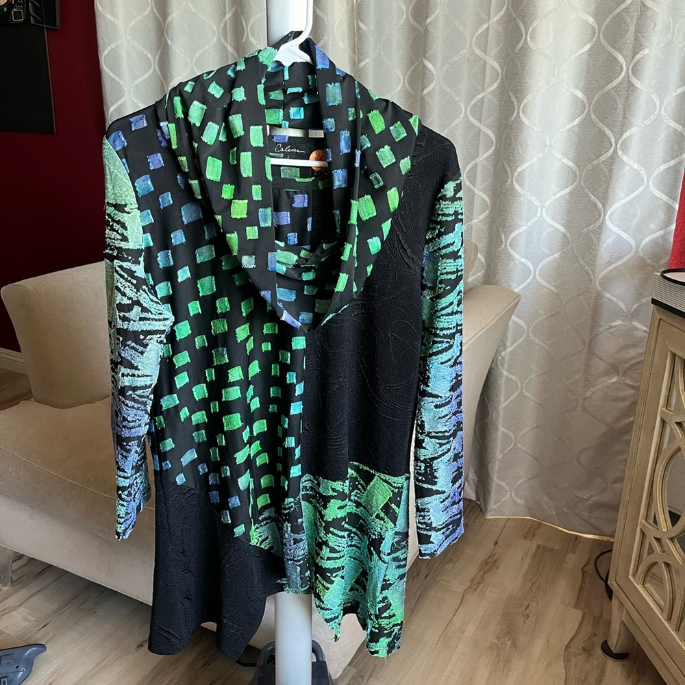 Caleaas Tunic with Scarf